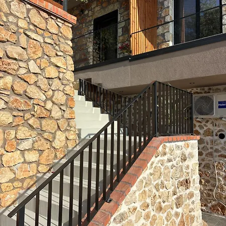 Stone * Vlorë